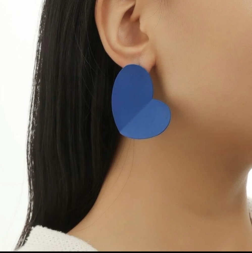 Blue heart unique earrings 💙